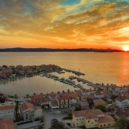 Apartments And Rooms By The Sea Bibinje, Zadar - 6199 Екстериор снимка