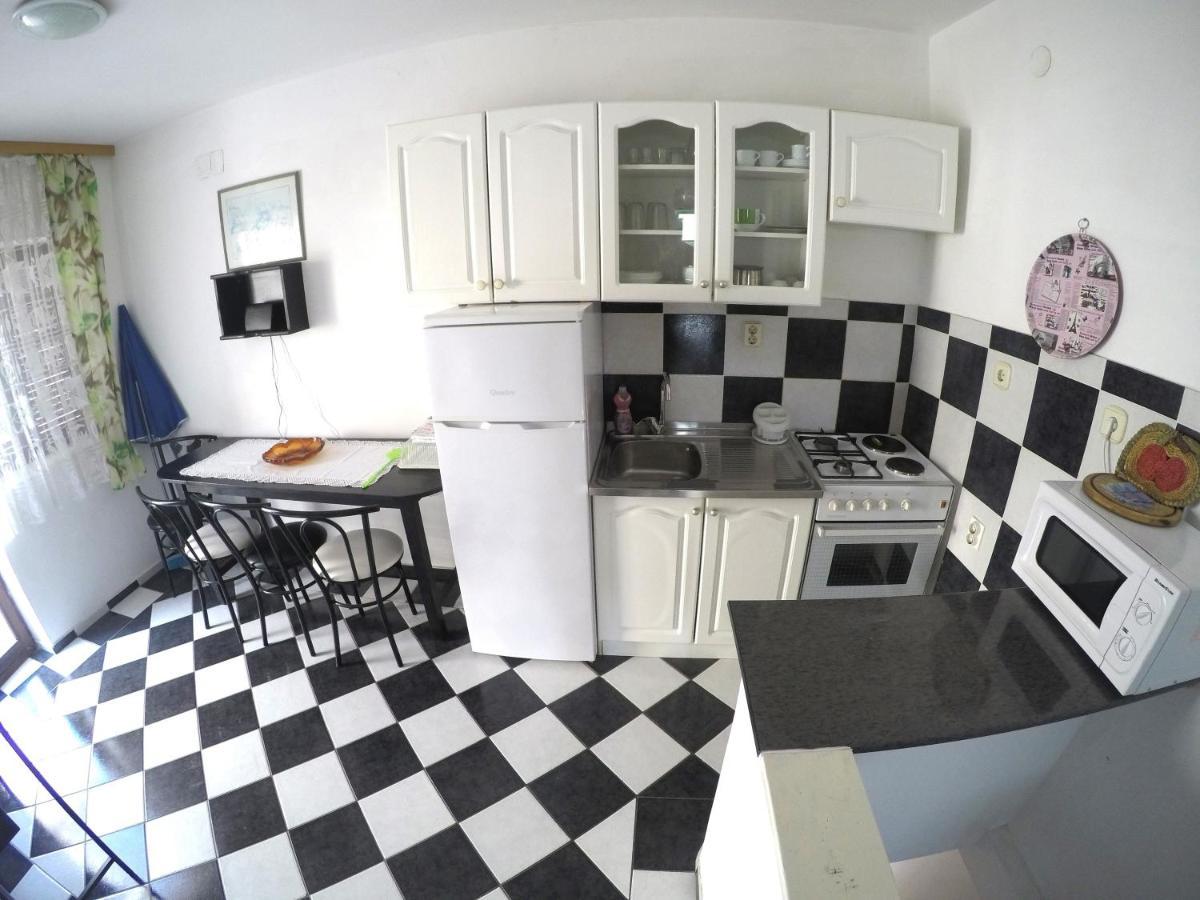 Apartments And Rooms By The Sea Bibinje, Zadar - 6199 Екстериор снимка