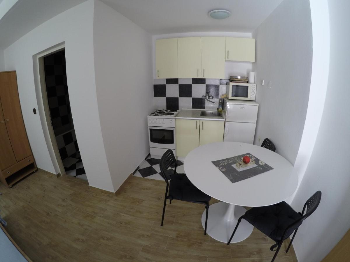 Apartments And Rooms By The Sea Bibinje, Zadar - 6199 Екстериор снимка