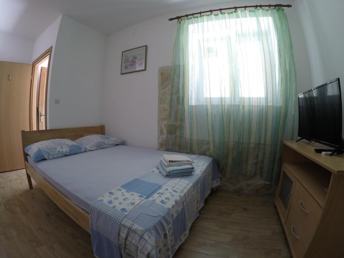 Apartments And Rooms By The Sea Bibinje, Zadar - 6199 Екстериор снимка