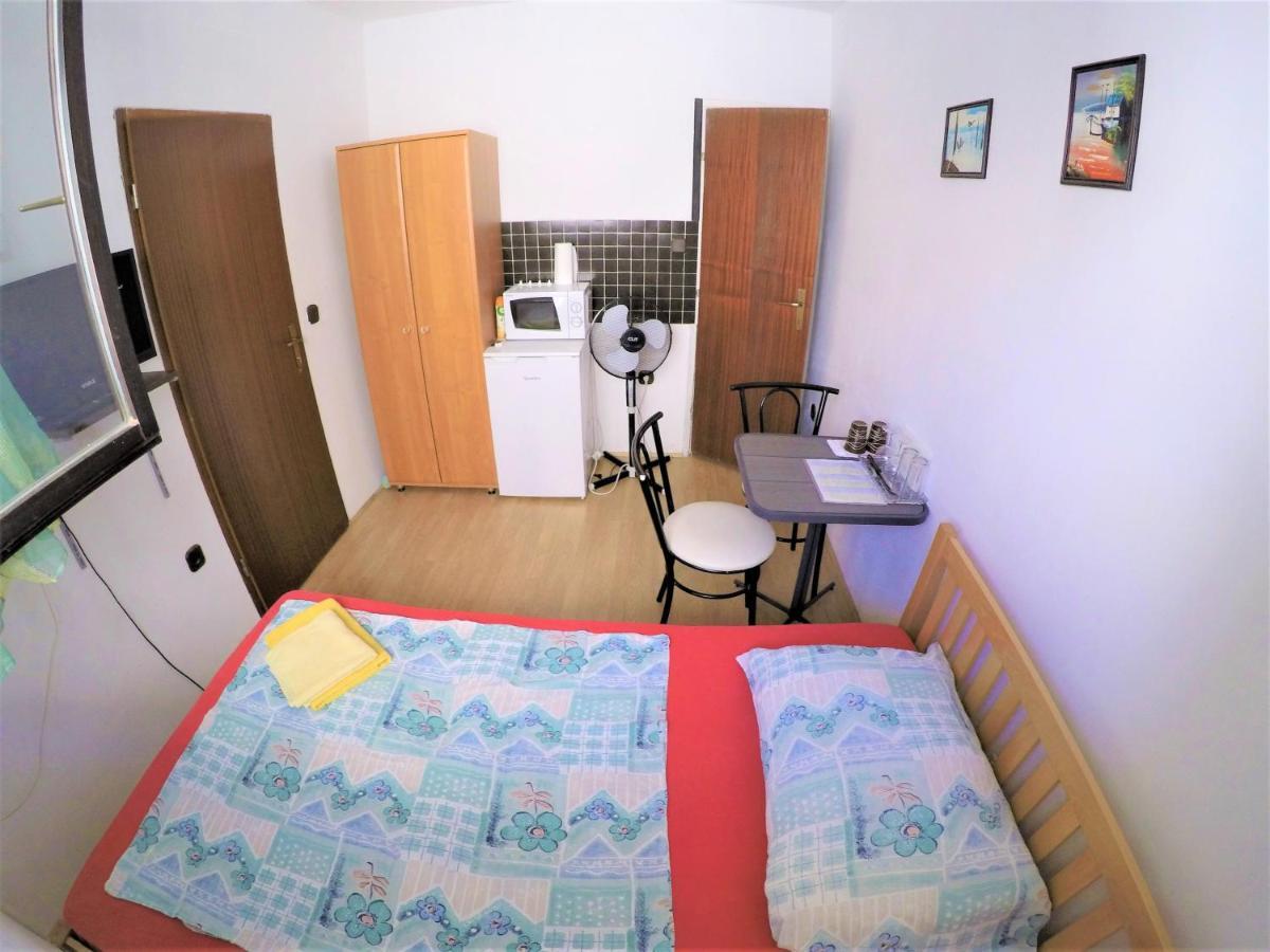 Apartments And Rooms By The Sea Bibinje, Zadar - 6199 Екстериор снимка