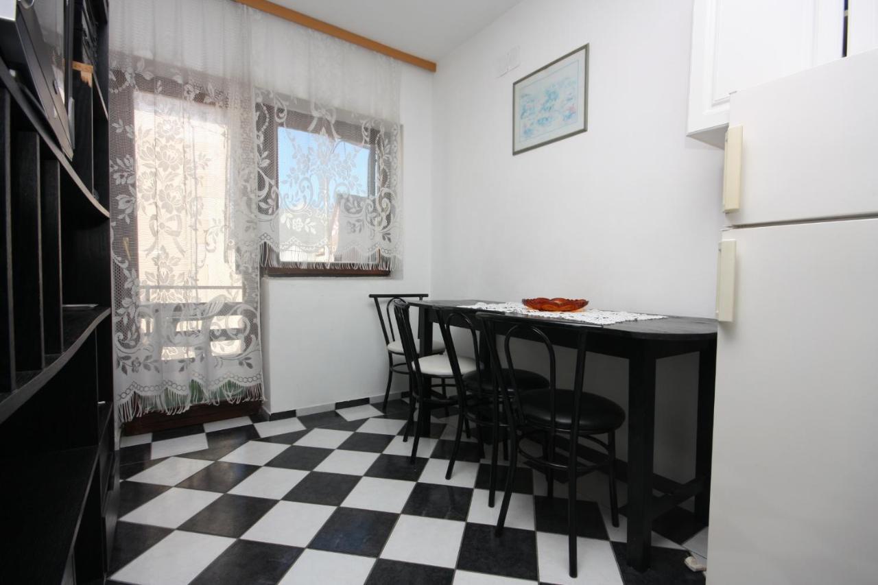 Apartments And Rooms By The Sea Bibinje, Zadar - 6199 Екстериор снимка