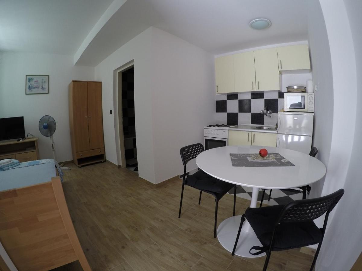 Apartments And Rooms By The Sea Bibinje, Zadar - 6199 Екстериор снимка